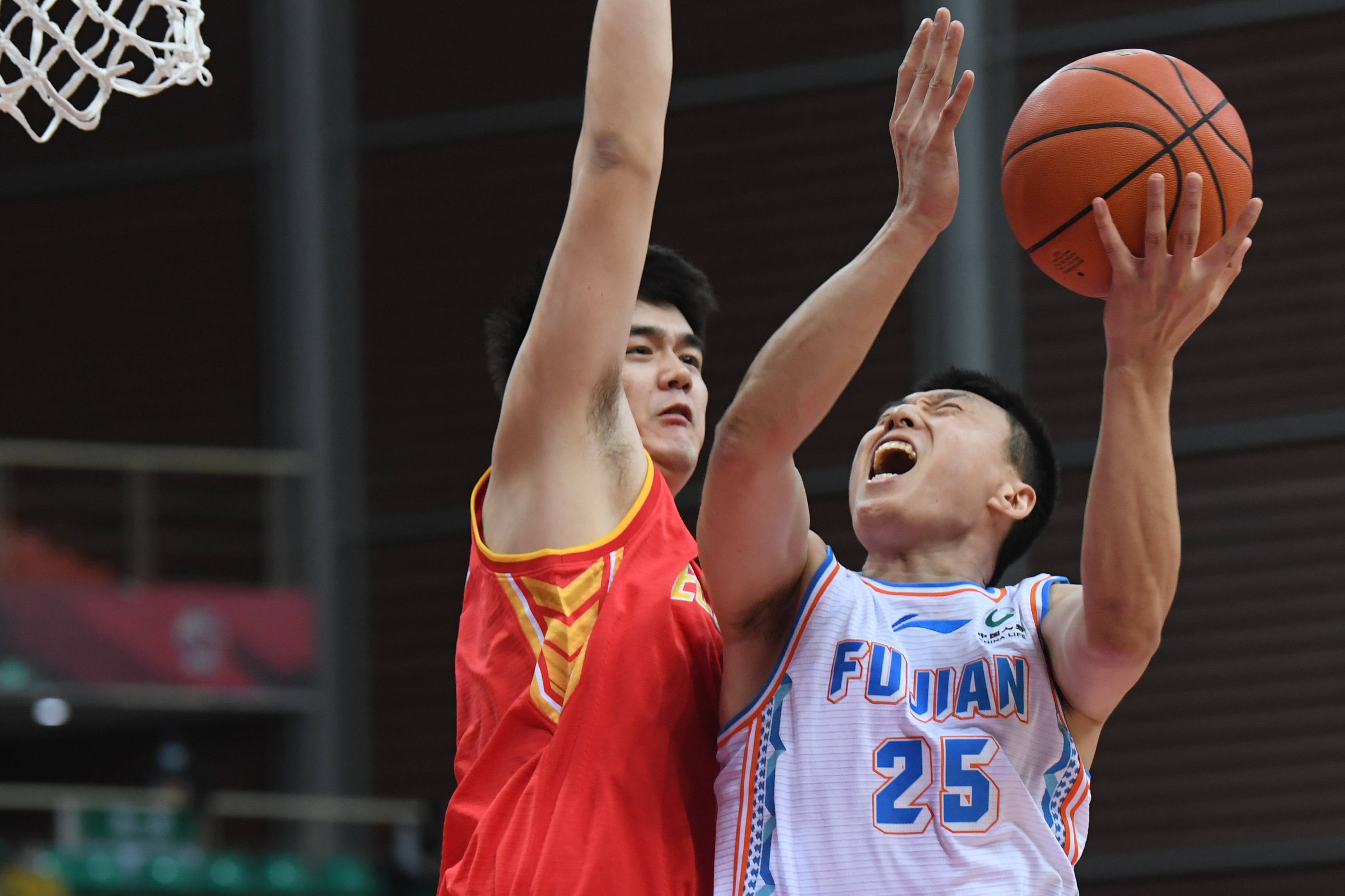 中国男子篮球联赛焕发新活力，球员实力升级